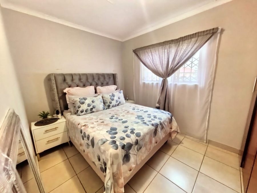 2 Bedroom Property for Sale in Waterval East North West